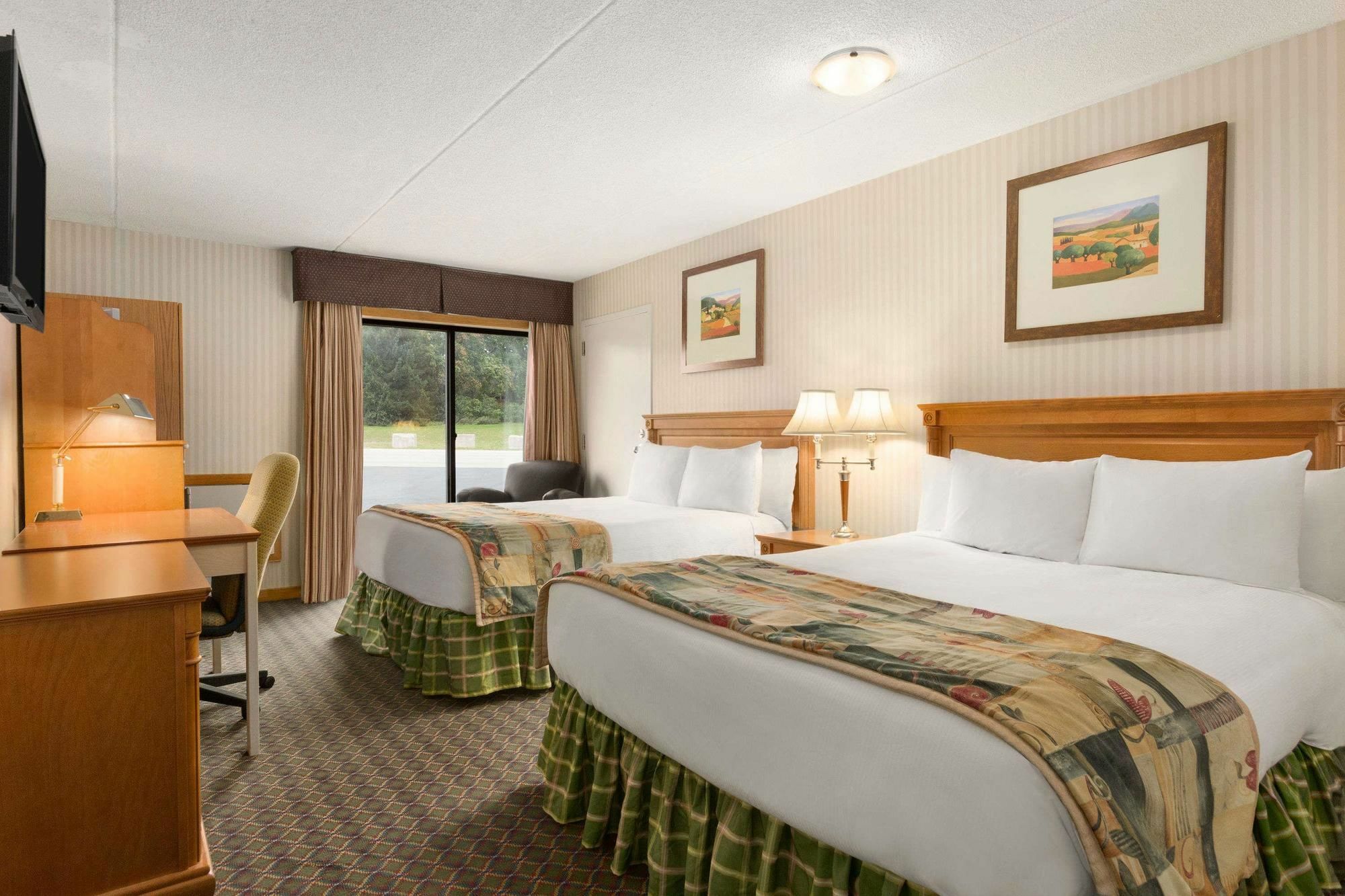 Travelodge By Wyndham Owen Sound On Eksteriør bilde